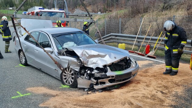 Verkehrsunfall mit Verletzten in Heiterwang (Bild: Zeitungsfoto.at/Team)