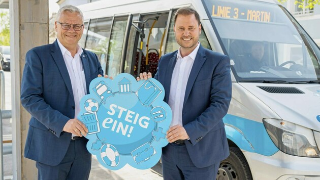 Bürgermeister Steiner (li.) und Europa- Abgeordneter Sagartz setzen punkto „Mobilität der Zukunft“ auf den Stadtbus und auf Fördermittel der EU. (Bild: ÖVP)