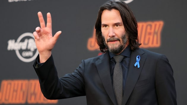 Keanu Reeves besucht am 20. März 2023 die Hollywood-Premiere „John Wick: Chapter 4“ im TCL Chinese Theatre (Bild: APA/Monica Schipper/Getty Images/AFP)