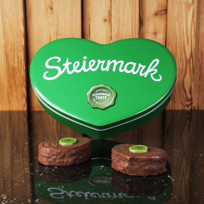 Ausschließlich steirische Konditoren- und Bäckermeister dürfen Hand an die Steiermarktorte ...