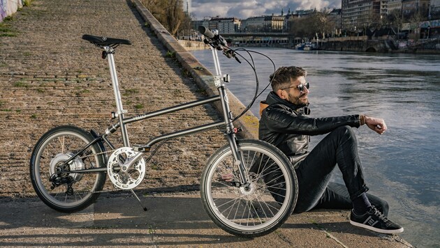 Diese neue Innovation aus Wien spart Platz und ist für jedes Terrain geeignet. (Bild: VELLO Bike)