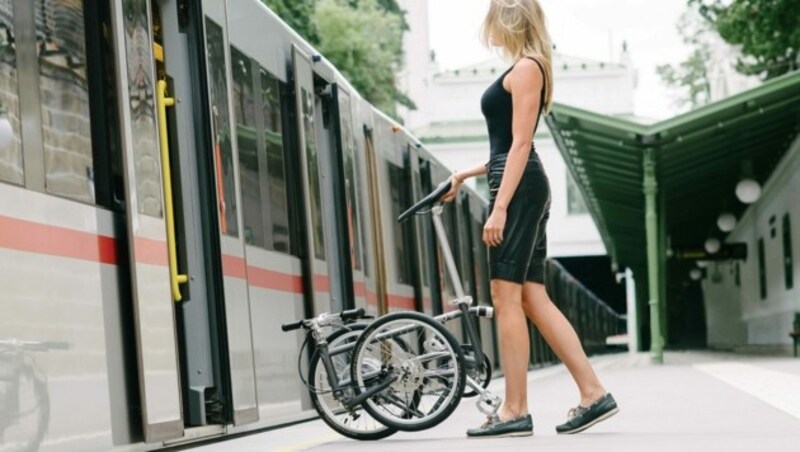 Die Falträder lassen sich auch ideal in den Öffis transportieren (Bild: Leonardo Ramirez Castillo)