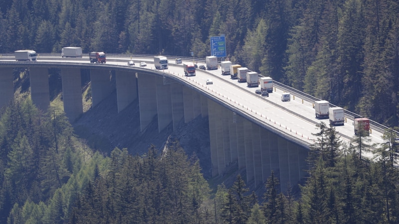 The Lueg Bridge is becoming a bottleneck. (Bild: Christof Birbaumer / Kronenzeitung)