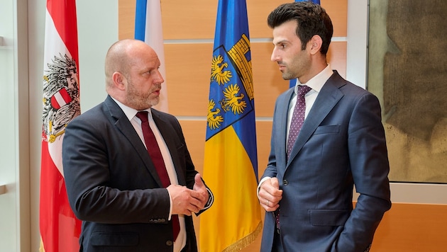 Václav Bernard zu Besuch bei Udo Landbauer in St. Pölten. (Bild: NLK Pfeiffer)