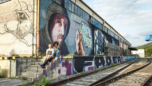 Besuch in der Mural Harbor-Graffiti-Galerie im Linzer Hafen (Bild: Linz Tourismus_Robert Josipovic)