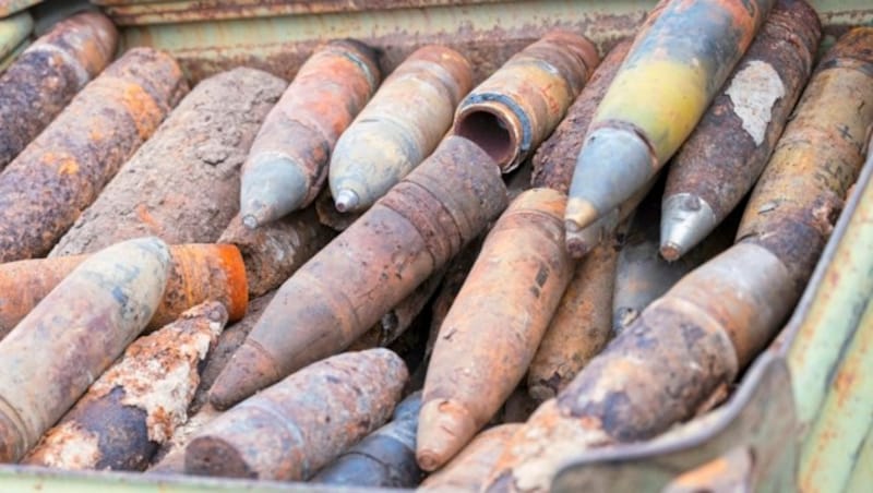 Mehr als eine Tonne Kriegsmaterial wurde in Tirol geborgen. (Bild: BMLV/Laura HEINSCHINK)