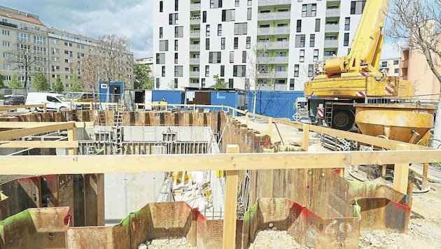 Jubiläumsbrunnen oder doch wasserdichte Betonwanne? (Bild: Klemens Groh)