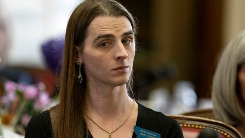 Zooey Zephyr darf bis auf Weiteres nicht persönlich im Parlament von Montana erscheinen. Sie wurde wegen ihres Protests gegen Transgender-Gesetze ausgesperrt. (Bild: AP)