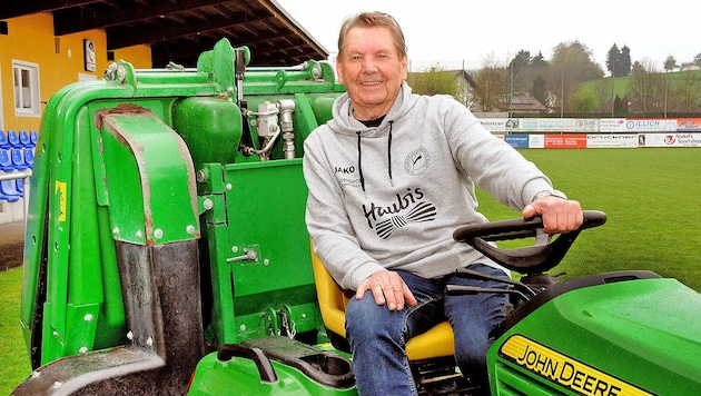 Anton Scheuchelbauer aus Holzing in der Gemeinde Bergland im Bezirk Melk ist seit über 45 Jahren für den SV Petzenkirchen-Bergland unermüdlich im Einsatz. (Bild: Pressefoto Franz Crepaz)