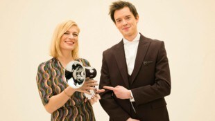 Nina Hochrainer (FM4) y Philipp Hansa (Ö3) moderarán los Premios Amadeus 2023. (Imagen: Niko Ostermann)