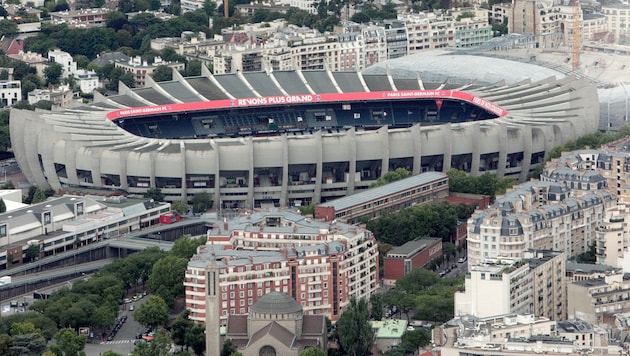 This aerial picture taken on July 14, 2012 shows the Parc des Princes stadium in Paris. AFP PHOTO / LOIC VENANCE (Photo by LOIC VENANCE / AFP) (Bild: AFP)