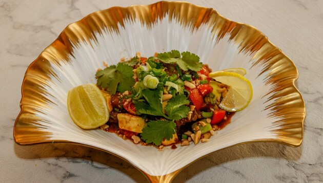 Der wunderbar leichte Thunfisch-Avocado-Salat (Bild: Tschepp Markus)