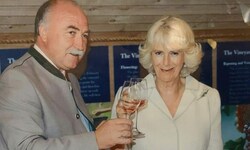 Mit Camilla stieß Opitz bei der Eröffnung des Weinguts in Cornwall an.