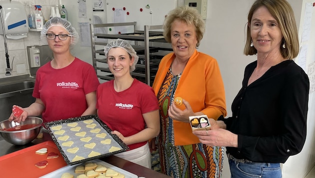Die Backöfen glühen, derzeit wird für den Muttertag produziert. (Bild: Mamas Küche)