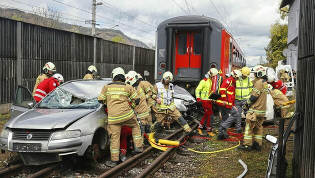 In Kuchl entgleiste im Rahmen der AIFER-Übung unter anderem ein Zug. (Bild: Markus Tschepp)