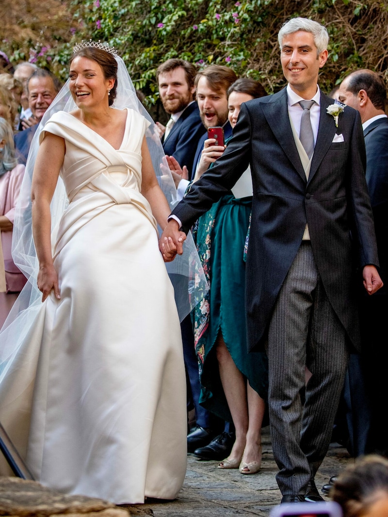 Prinzessin Alexandra von Luxemburg und Nicolas Bagory nach ihrer kirchlichen Hochzeit. (Bild: Royal Press Europe / Action Press / picturedesk.com)