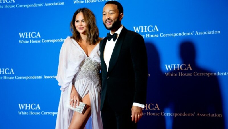 Chrissy Teigen und John Legend beim Korrespondenten-Dinner im Weißen Haus (Bild: APA/Photo by Stefani Reynolds / AFP)