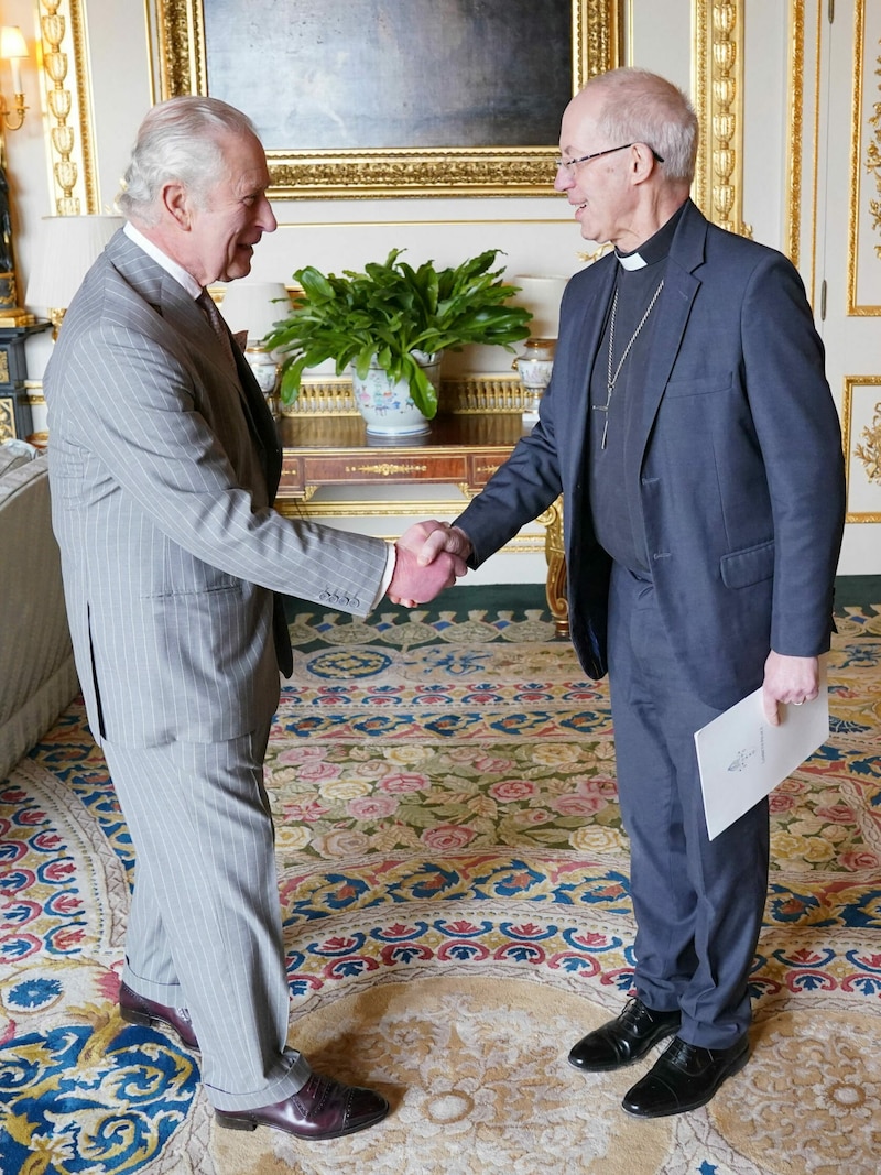 König Charles und der Erzbischof von Canterbury, Justin Welby (Bild: APA/Photo by Jonathan Brady/ POOL/AFP)