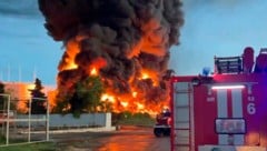 Das ukrainische Militär hat ein großes Tanklager auf der Halbinsel Krim in Brand gesetzt ...
