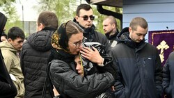 Trauernde bei einem Begräbnis im ukrainischen Uman (Archivbild) (Bild: AFP/Genya Savilov)