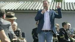 Andreas Babler bei seiner Rede am 1. Mai in Krems (Bild: Alex Halada/APA)