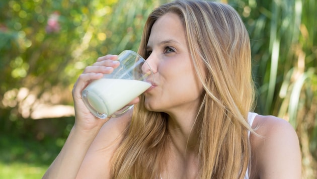 Rohe Milch vor dem Verzehr immer abkochen! (Bild: www.studiolamagica.de)