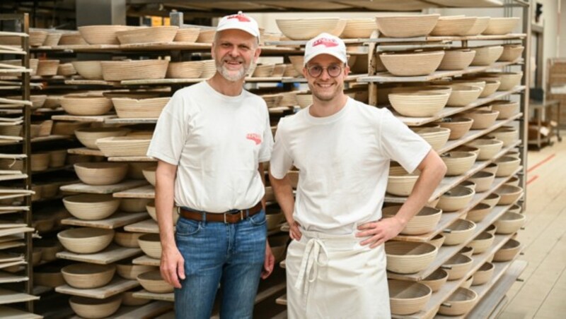 Reinhard Honeder mit Sohn Franz (29), der im Betrieb arbeitet. (Bild: Markus Wenzel)