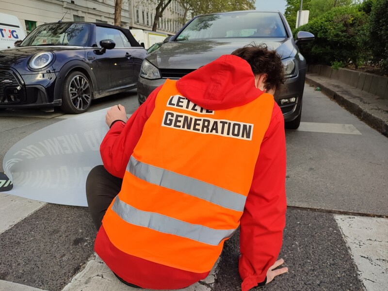 Die Versammlungen werden von der Polizei Wien aufgelöst. (Bild: Letzte Generation AT)