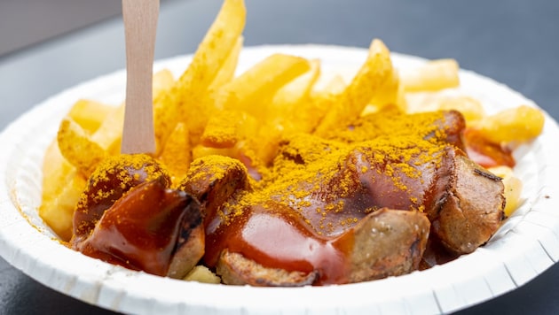 Die vegane Currywurst kommt bei den Besuchern am Urfahranermarkt gut an. (Bild: Einöder Horst)