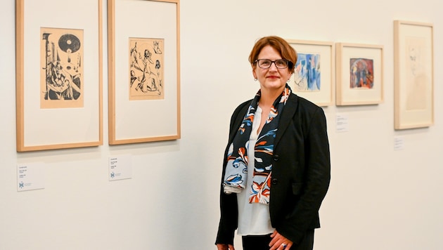 Lentos-Direktorin Hemma Schmutz in der Ausstellung über Cornelia Gurlitt (Bild: © Harald Dostal / 2023)