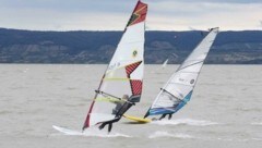 Wind- und Kitesurfer sind mit den aktuellen Bedingungen zufrieden. (Bild: Judt Reinhard)