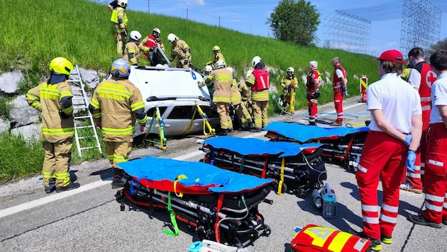 Schwerer Unfall auf Westautobahn (Bild: Rotes Kreuz)