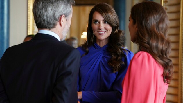 Prinzessin Kate legte beim Krönungsempfang im Buckingham-Palast einen tollen Auftritt hin. (Bild: APA/Jacob King/Pool Photo via AP)