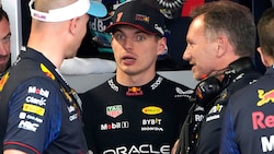 Max Verstappen (Mitte) hatte erst mit Problemen zu kämpfen - und raste dann zur Bestzeit. (Bild: AP)