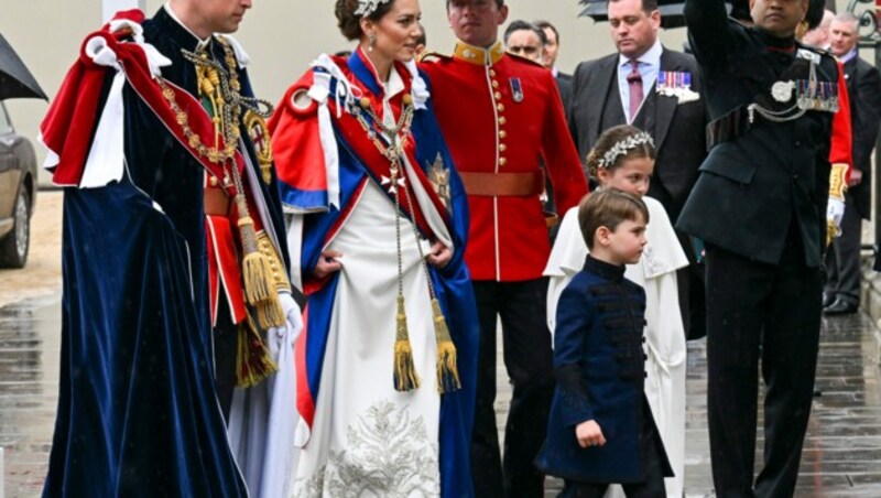 Prinzessin Kate, Prinz William, Prinzessin Charlotte und Prinz Louis (Bild: APA/Andy Stenning/Pool photo via AP)