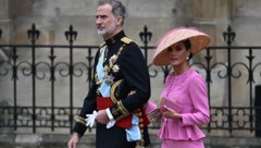 König Felipe von Spanien mit Ehefrau, Königin Letizia (Bild: APA/AFP/Paul ELLIS)