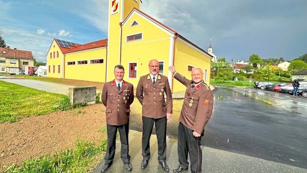 Stolz: Landeskommandant Franz Kropf, Kommandant Romeo Malits und Stellvertreter Wolfgang Knor (Bild: Christian Schulter)