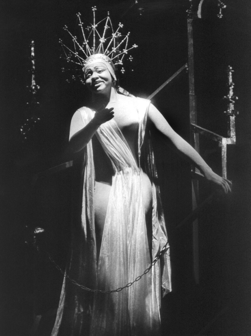 Die US-amerikanische Sängerin Grace Bumbry während einer Probe in der Rolle der Venus in der Wagner-Oper „Tannhäuser“ im Mai 1964 in der Deutschen Oper Berlin. (Bild: APA/dpa/Konrad Giehr)