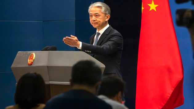 Chinesische Sanktionen gegen eine kanadische Diplomatin sorgen für Wirbel - der Sprecher des chinesischen Außenministeriums, Wang Wenbin, findet nun drastische Worte im Streit. (Bild: AP/Mark Schiefelbein)