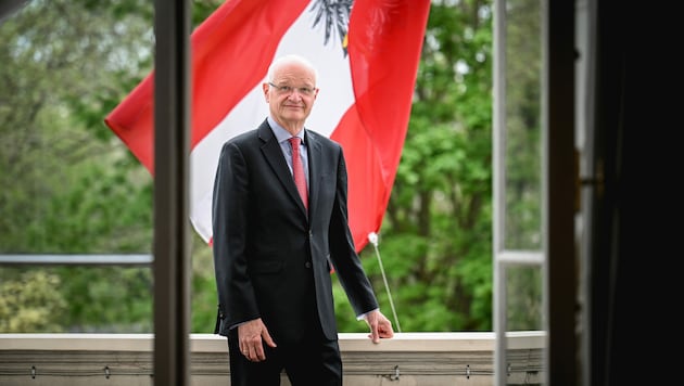 Michael Zimmermann ist seit fünf Jahren als Botschafter in London - noch bis August. (Bild: Markus Wenzel)