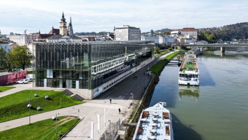 Das Lentos Kunstmuseum im Herzen der Stadt Linz feiert im Mai sein 20-jähriges Jubiläum (Bild: Einöder Horst)