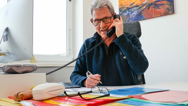 Gerald Brandtner, Leiter der Fachstelle Suchtprävention Akzente, klärt auf und verweist Süchtige an den Psychosozialen Dienst des Landes. (Bild: Tschepp Markus)