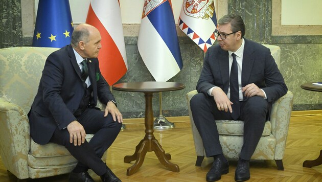 Serbiens Präsident Vučić (re.) bedankte sich bei Sobotka (li.) für Unterstützung (Bild: Parlamentsdirektion/Johannes Zinner)