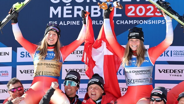 Jasmine Flury (li.) und Corinne Sutter jubelten bei der Weltmeisterschaft in Frankreich. (Bild: Christof Birbaumer/Kronenzeitung)