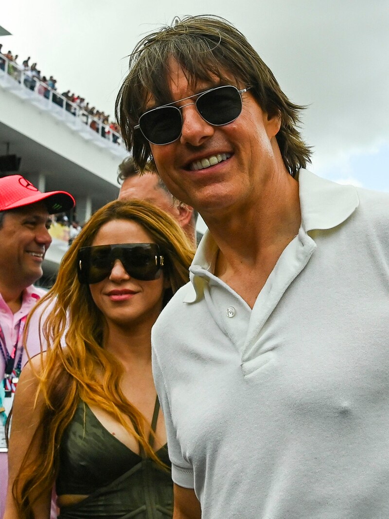 Tom Cruise mit Shakira (Bild: APA/CHANDAN KHANNA / AFP)