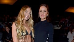 Margot Robbie hier mit Rose Byrne in L. A. (Bild: Jordan Strauss / AP / picturedesk.com)