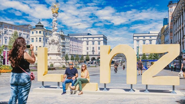 Die „Linz Letters“ sind wie die dwello-Sitzgelegenheiten Projekte, die von der CML zwar umgesetzt, aber bereits vor deren Gründung seitens der Stadt beschlossen wurden. (Bild: Einöder Horst)