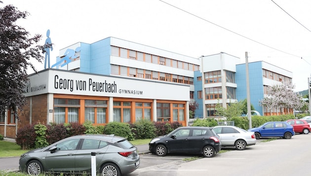 Das nach dem vor 600 Jahren geborenen Astronomen Georg von Peuerbach benannte Gymnasium in Linz-Urfahr. (Bild: Scharinger Daniel)