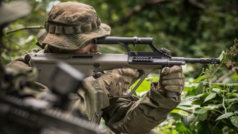 Speziell das STG 77 von Steyr Arms ist mittlerweile eine weltweite Ikone und rot-weiß-rotes Aushängeschild. (Bild: Tom Weber)