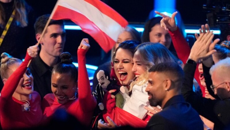 Teya & Salena sind im Finale! Die Freude darüber war riesig. (Bild: APA/AP Photo/Martin Meissner)